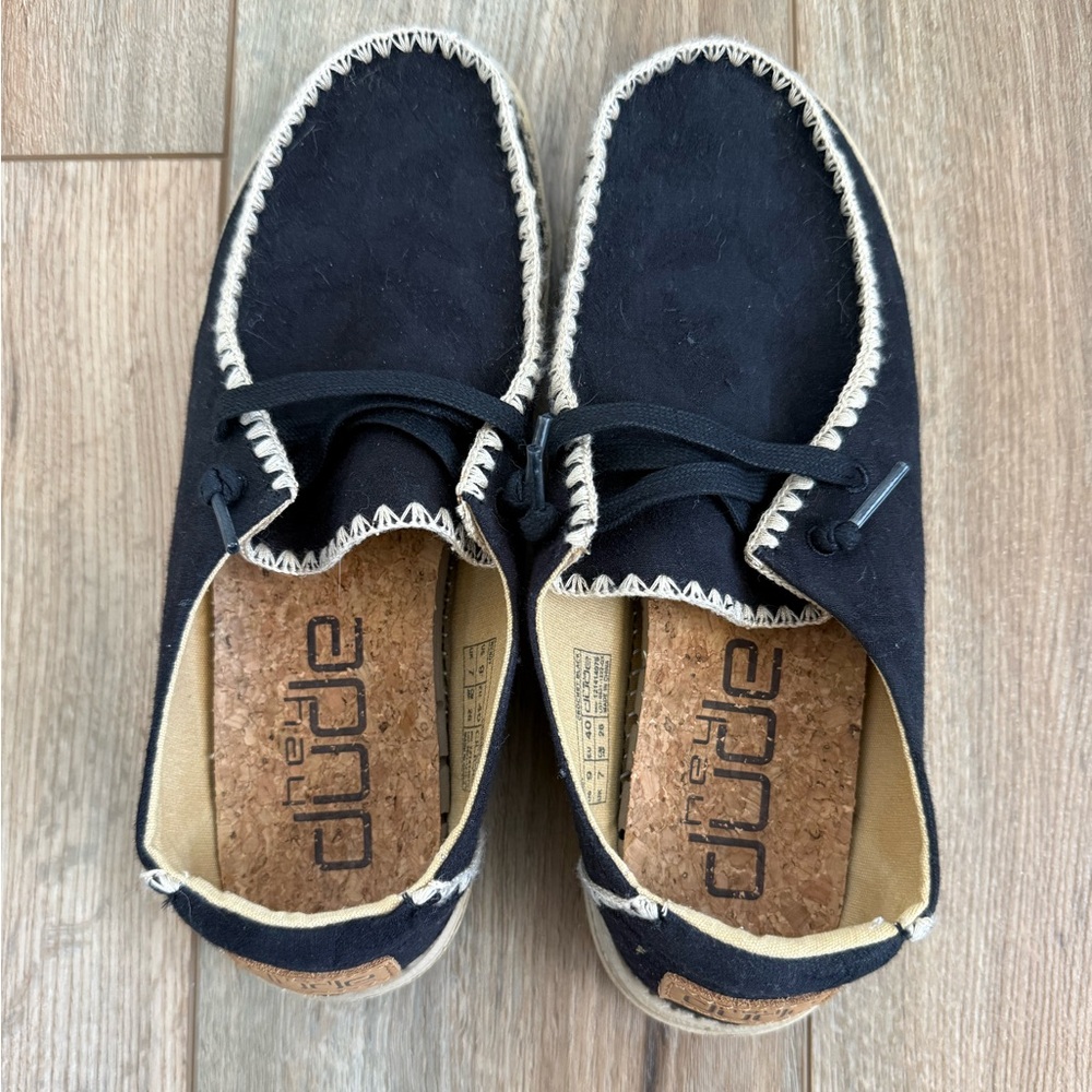 Hey Dude Women’s Black and Tan Crochet Shoes - Picture 2 of 6
